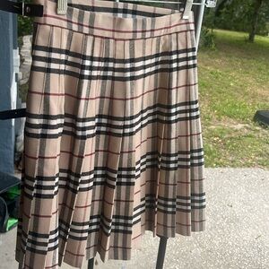 Burberry 100% wall, traditional plaid wraparound Mimi skirt size US 6
